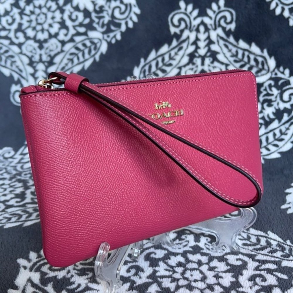Coach Large Corner Zip Wristlet Gold/Rouge NWT